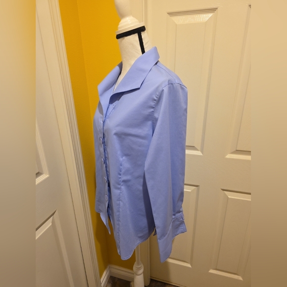 FOXCROFT BLUE BUTTON UP SHIRT, SIZE 18 - Picture 5 of 12